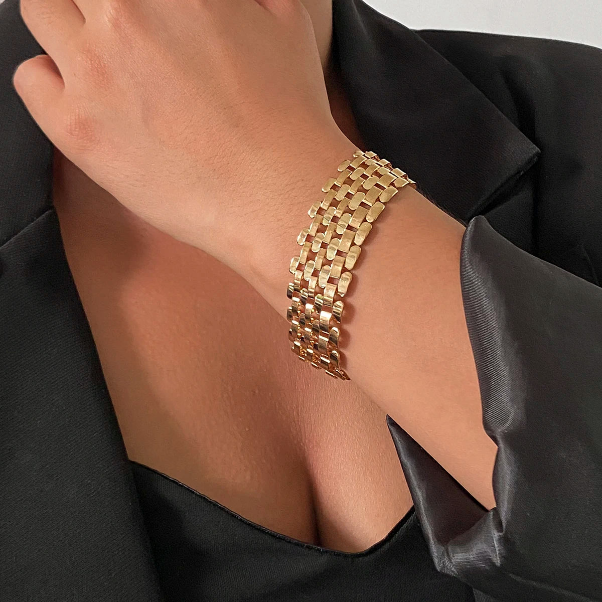 Punk Wide Lattice Chain Bracelet – Trendy Chunky Hand Chain for Women