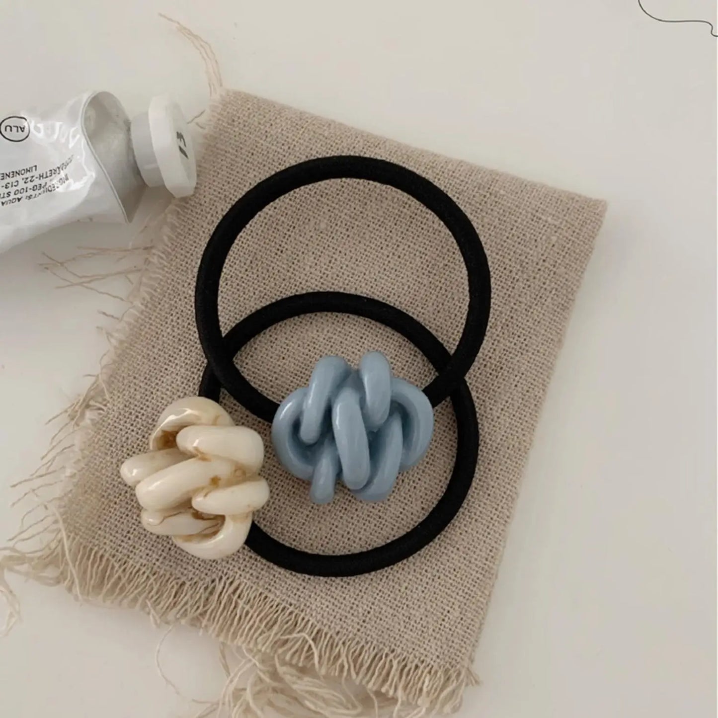 Women's Cute Thread Ball Elastic Hair Tie – Fashion Scrunchie Accessory