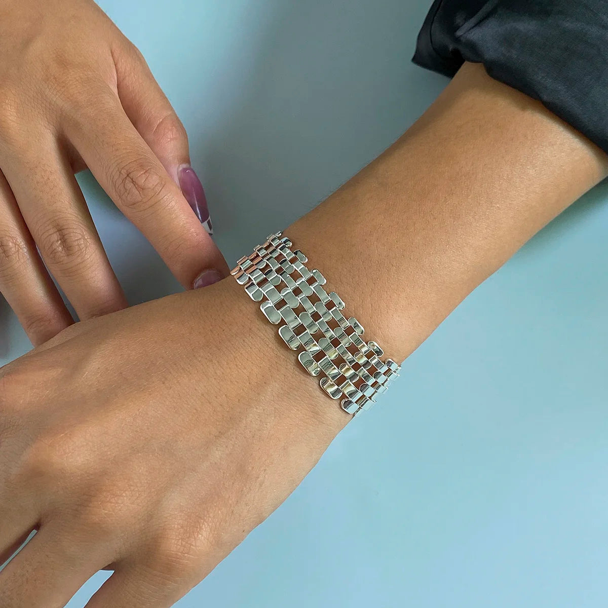 Punk Wide Lattice Chain Bracelet – Trendy Chunky Hand Chain for Women